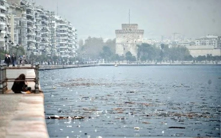 Ανήλικη έπεσε στον Θερμαϊκό -Μεταφέρθηκε στο Ιπποκράτειο